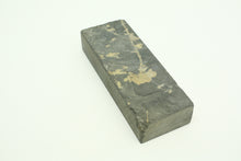 Load image into Gallery viewer, Japanese natural whetstones Ohira Karasu Suita OKS1