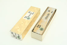 Load image into Gallery viewer, Japanese natural whetstones Hideriyama Renge Suita Koppa HRSK2