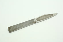 Load image into Gallery viewer, Kiridashi Damascus Koretsu 25mm Right Hand
