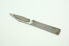 Load image into Gallery viewer, Kiridashi Damascus Koretsu 25mm Right Hand
