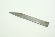 Load image into Gallery viewer, Kiridashi Damascus Koretsu 25mm Right Hand
