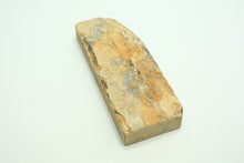 Load image into Gallery viewer, Japanese natural whetstones Umajiyama Karasu Suita
