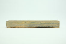 Load image into Gallery viewer, Japanese natural whetstones Umajiyama Karasu Suita
