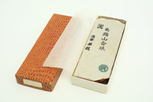 Load image into Gallery viewer, Japanese natural whetstones Umajiyama Renge Suita URS3
