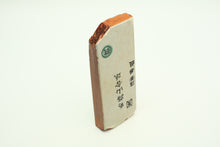 Load image into Gallery viewer, Japanese natural whetstones Umajiyama Renge Suita URS3

